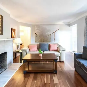Hébergement de vacances Lovely 10 Minutes To Downtown !!!, Victoria